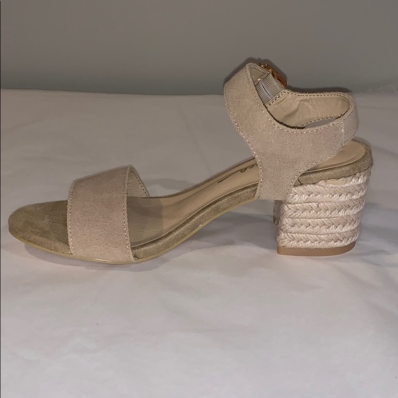 Cream strapped sandals with woven jute heel. - Picture 4 of 5